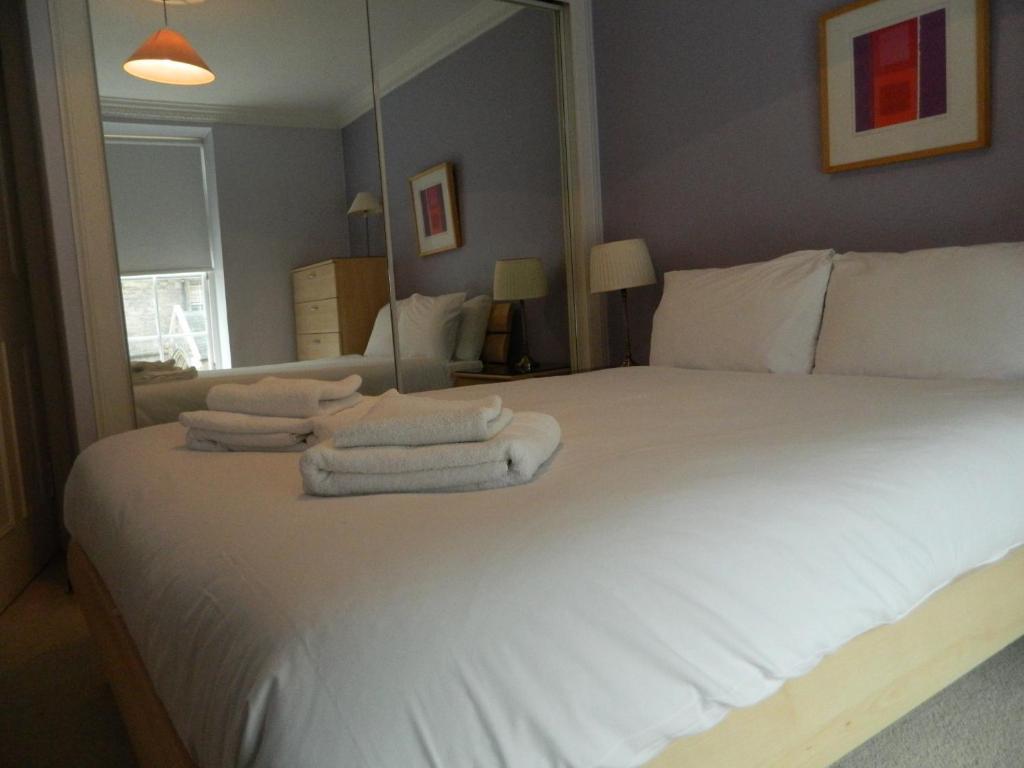 Edinburgh Castle Apartments Rum bild